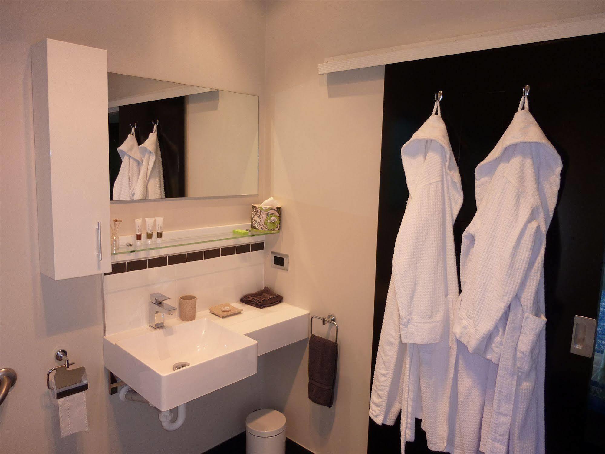 City Lights Boutique Lodge Роторуа Екстериор снимка